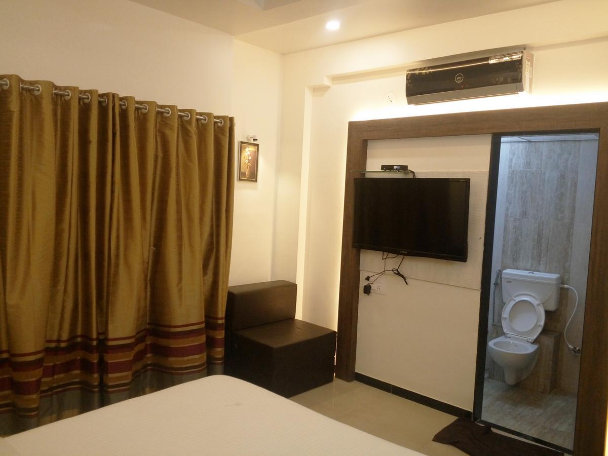 Hotel Pushpak Park Osmanabad Экстерьер фото