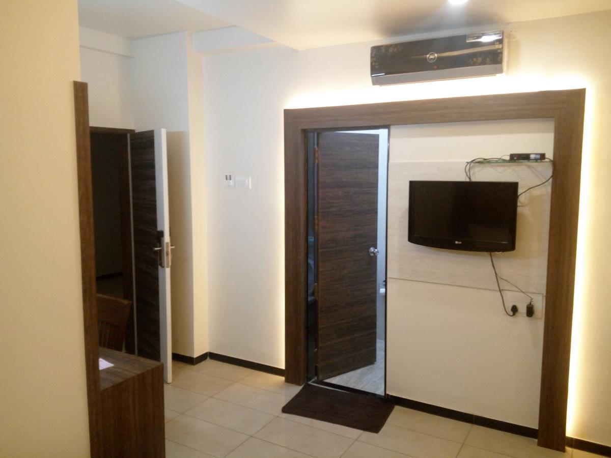 Hotel Pushpak Park Osmanabad Экстерьер фото